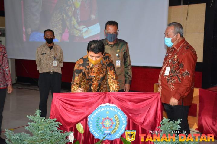 IPDN-KERJASAMA-DENGAN-PEMKAB-TANAH-DATAR-NAGARI-TABEK-PATAH-JADI-PILOT-PROJECT_020920033636