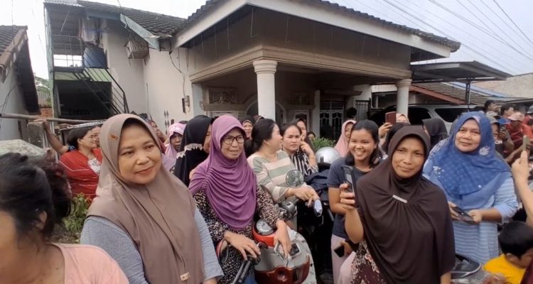 Emak-emak Kelurahan Tanah Mas Indah