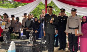 Kapolres Banyuasin Pimpin Upacara Pemakaman Almarhum Bripka Arie Satria
